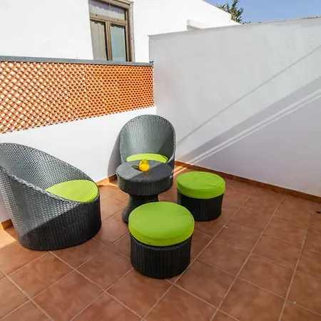בית נופש Flatguest Pr - Terrace + Garden + 24h *